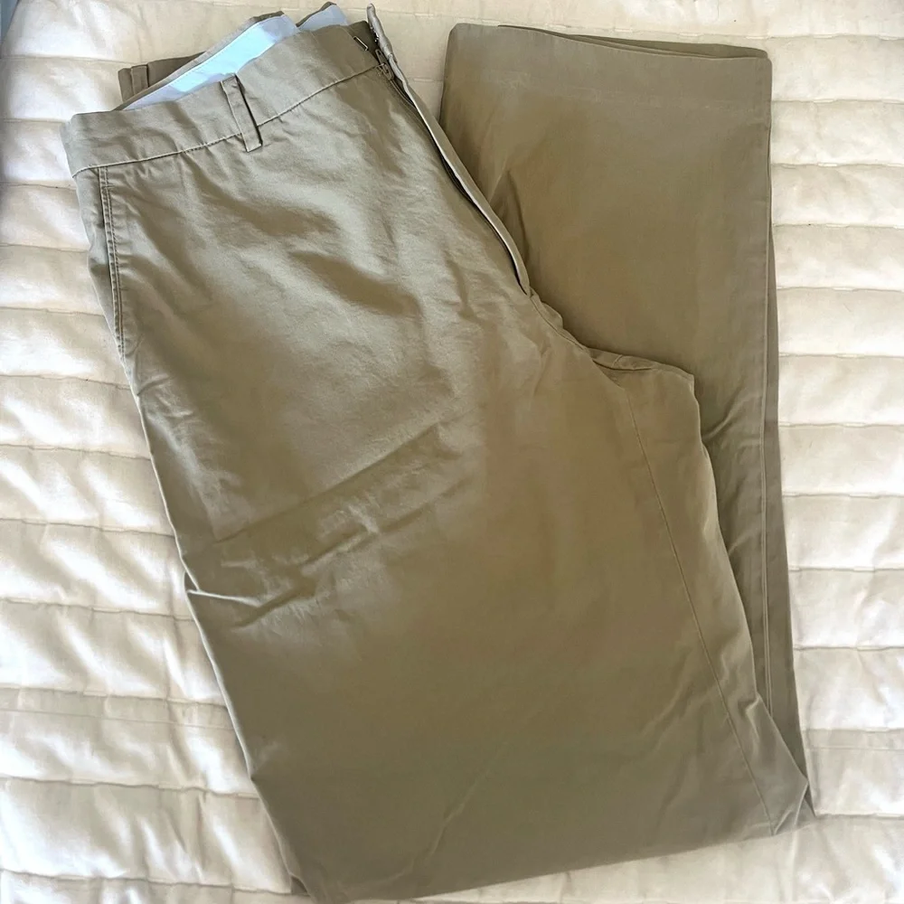 Banana Republic Men's Classic Chino Dress Pants in dark khaki or olive